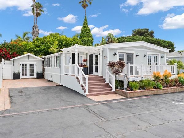 699 N Vulcan Avenue, Unit 106, Encinitas, CA 92024