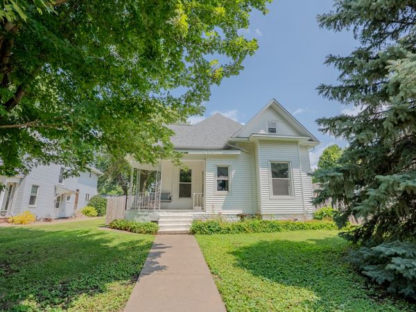 808 6th Street , Durant, IA 52747