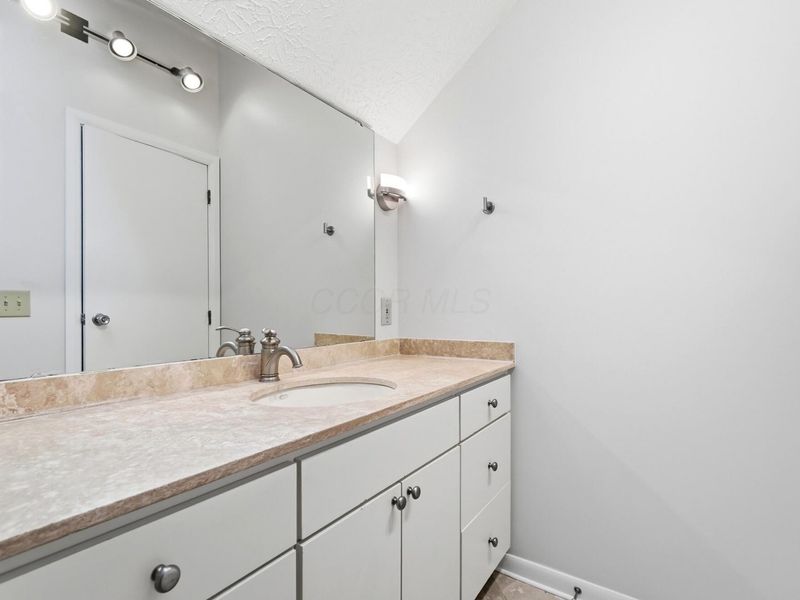 1916 W Lane Avenue , Upper Arlington, OH 43221 Photo 36