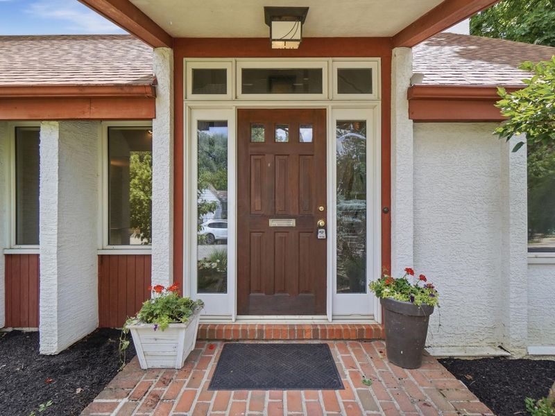 1916 W Lane Avenue , Upper Arlington, OH 43221 Photo 4