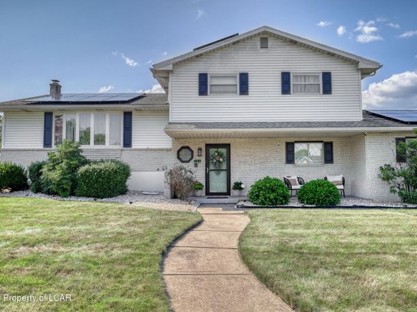 106 E Pheasant Drive, Larksville, PA 18704