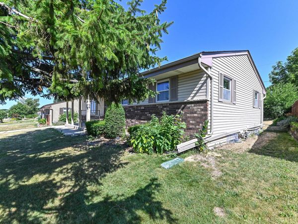 1220 Lakeview Ave, South Milwaukee, WI 53172