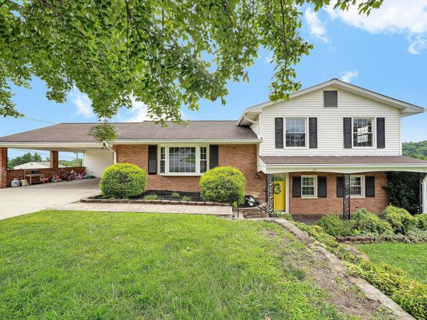 3904 Gallatin ST , Roanoke, VA 24018