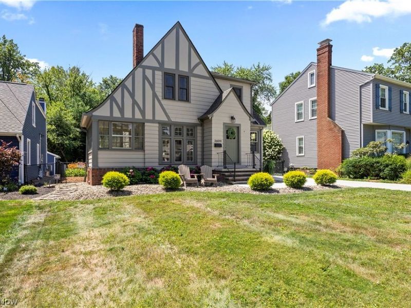 26019 Lake Road, Bay Village, OH 44140 Photo 2