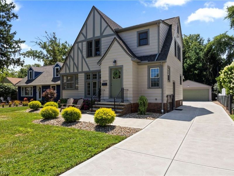 26019 Lake Road, Bay Village, OH 44140 Photo 3