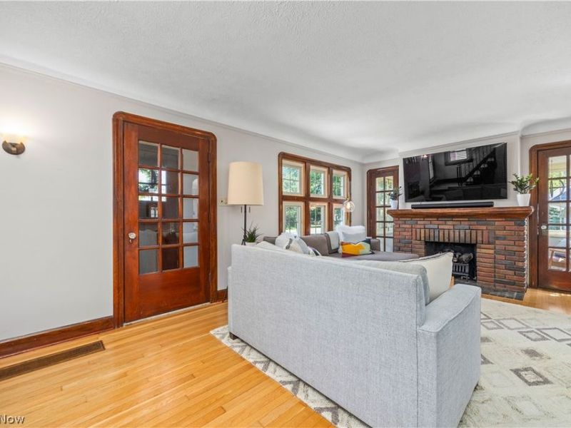 26019 Lake Road, Bay Village, OH 44140 Photo 6