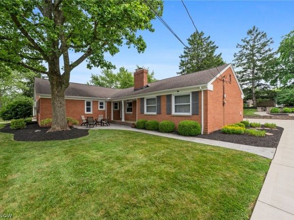 6848 Rosemont Drive , Brecksville, OH 44141