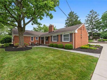 6848 Rosemont Drive, Brecksville, OH 44141