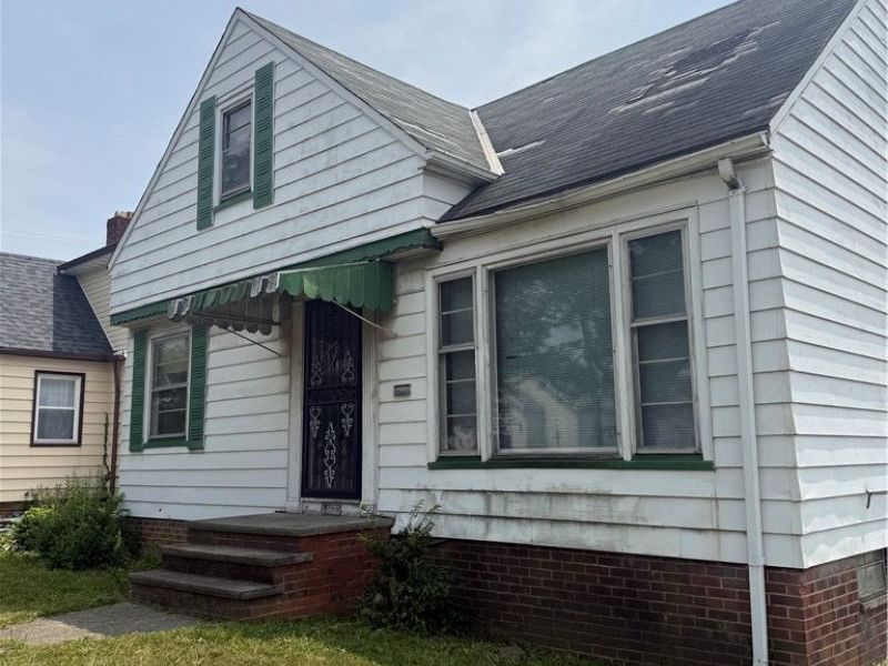 14602 Harvard Avenue, Cleveland, OH 44128 Photo 2