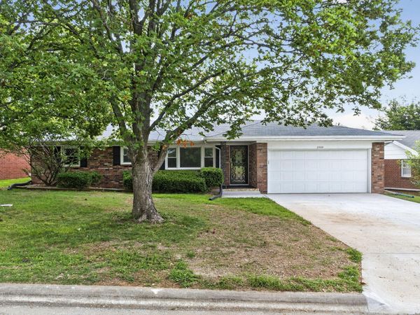 3444 N Fremont Avenue , Springfield, MO 65803
