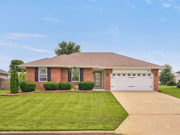 751 W Logan Street , Rogersville, MO 65742