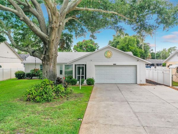 33909 LINDA LANE , LEESBURG, FL 34788