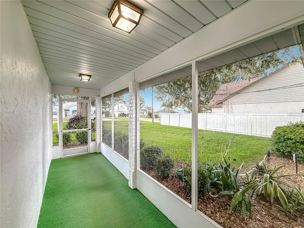 33909 Linda Lane, Leesburg, FL 34788 Photo