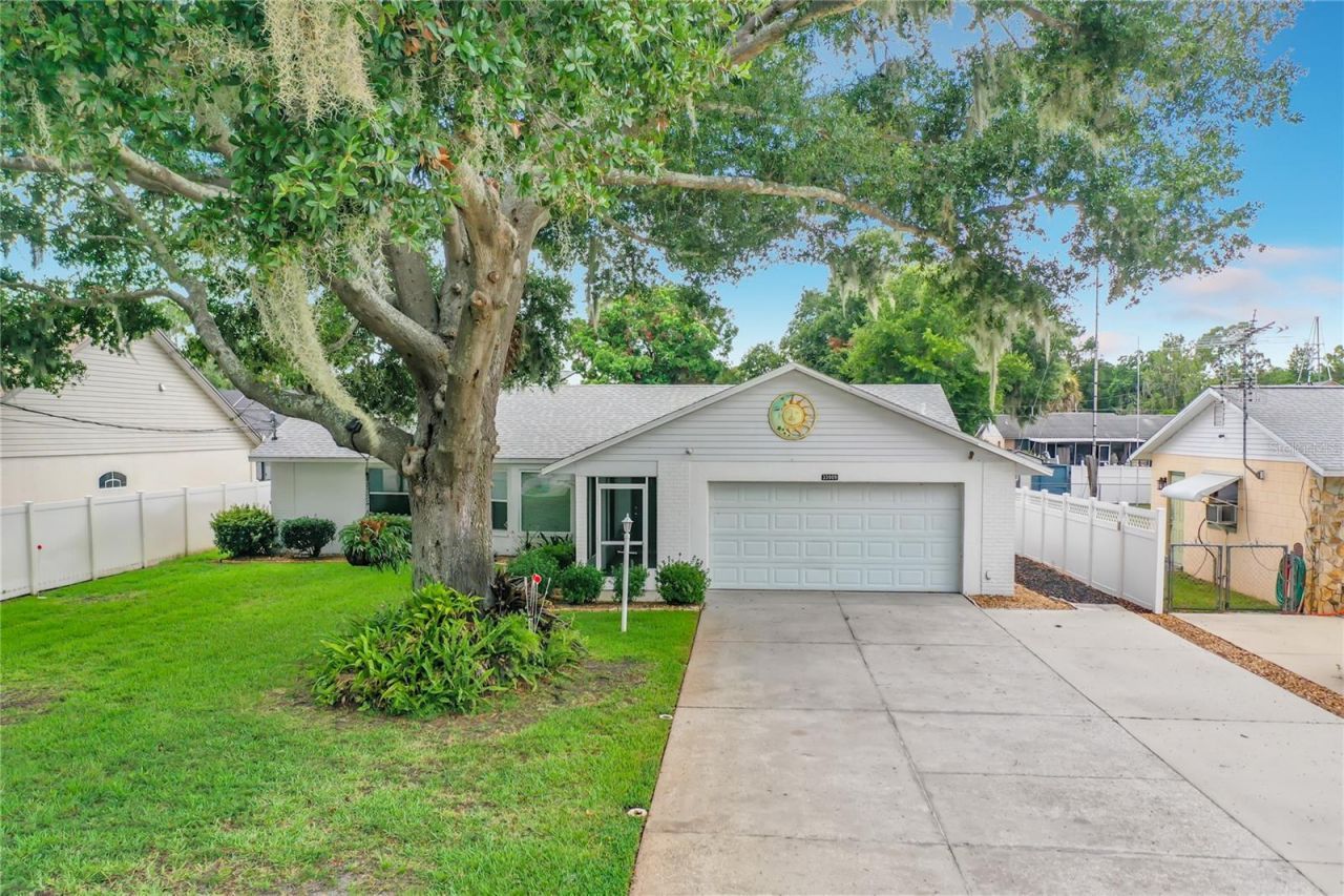 33909 Linda Lane, Leesburg, FL 34788 Photo