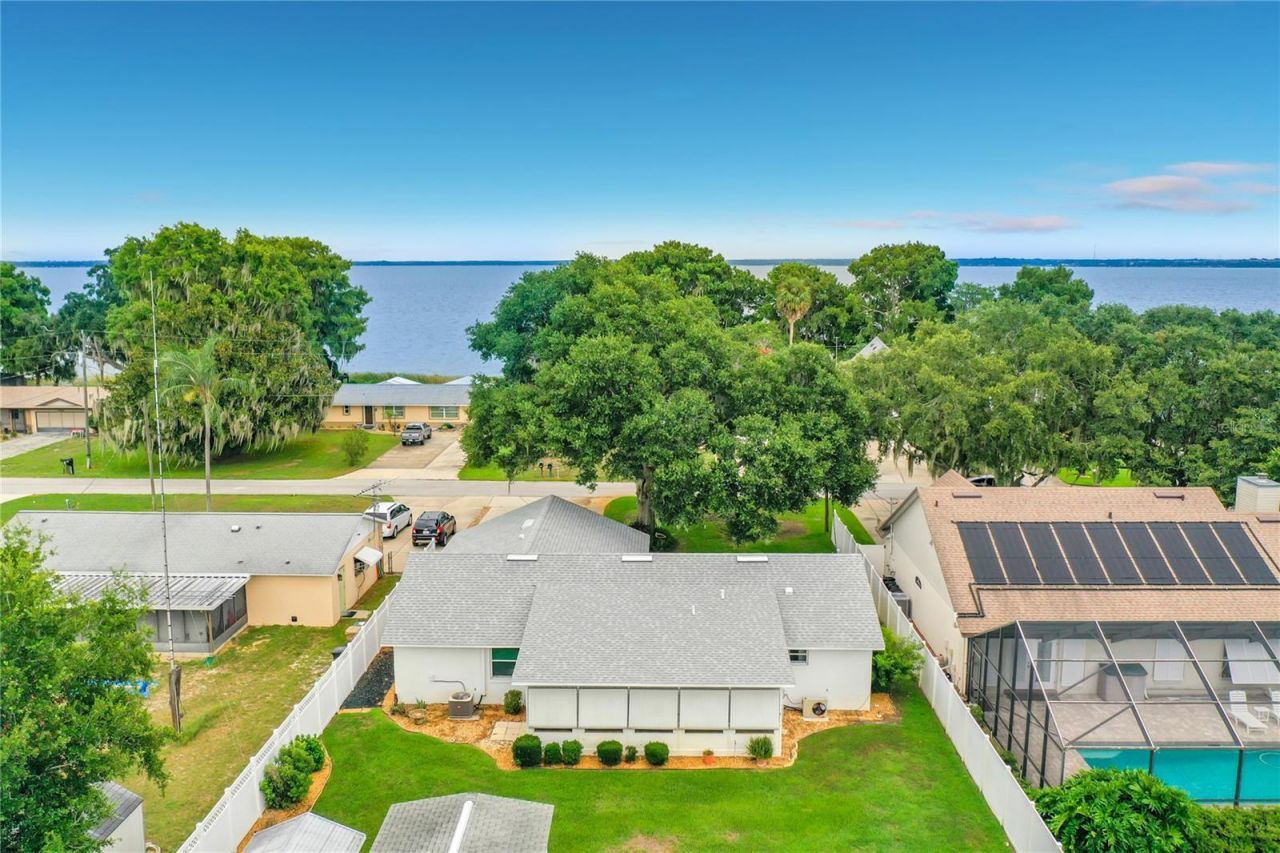 33909 Linda Lane, Leesburg, FL 34788 Photo