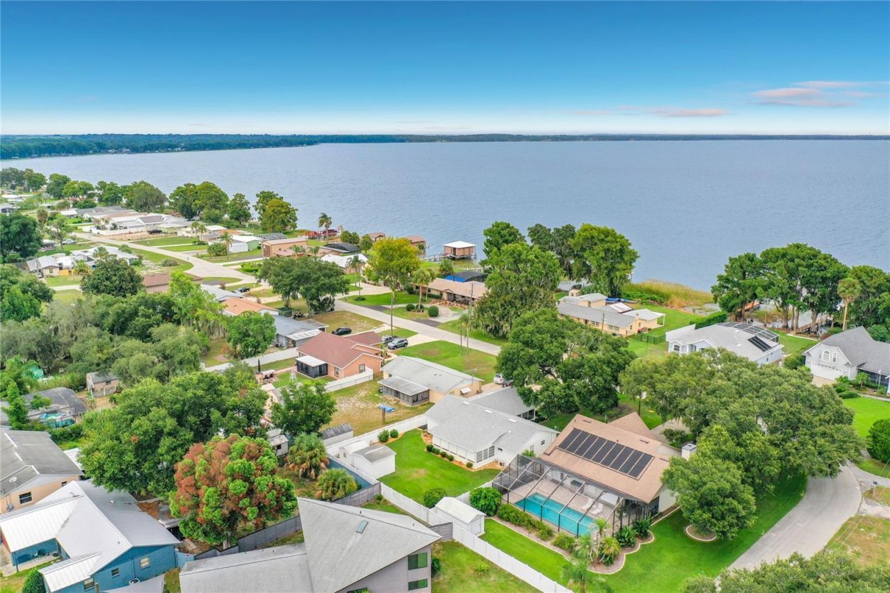 33909 Linda Lane, Leesburg, FL 34788 Photo