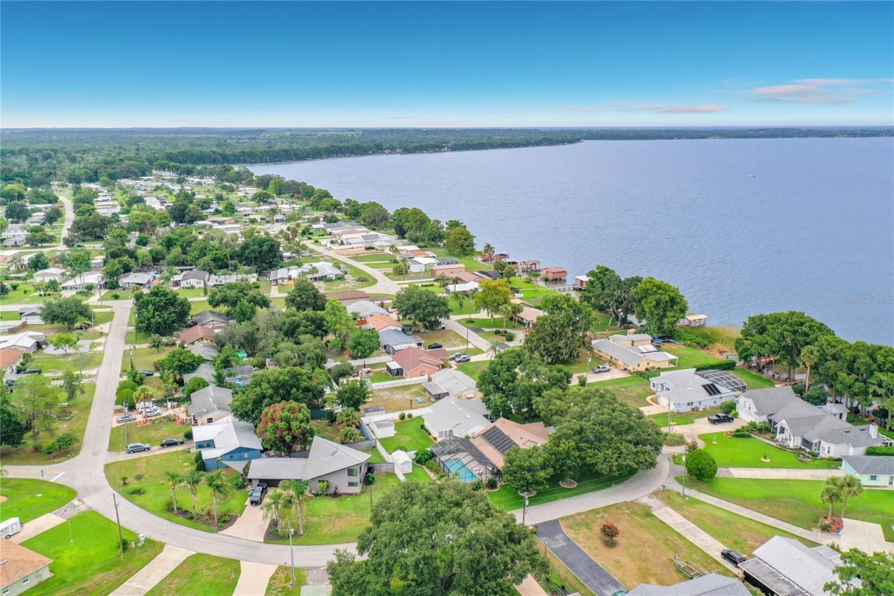 33909 Linda Lane, Leesburg, FL 34788 Photo