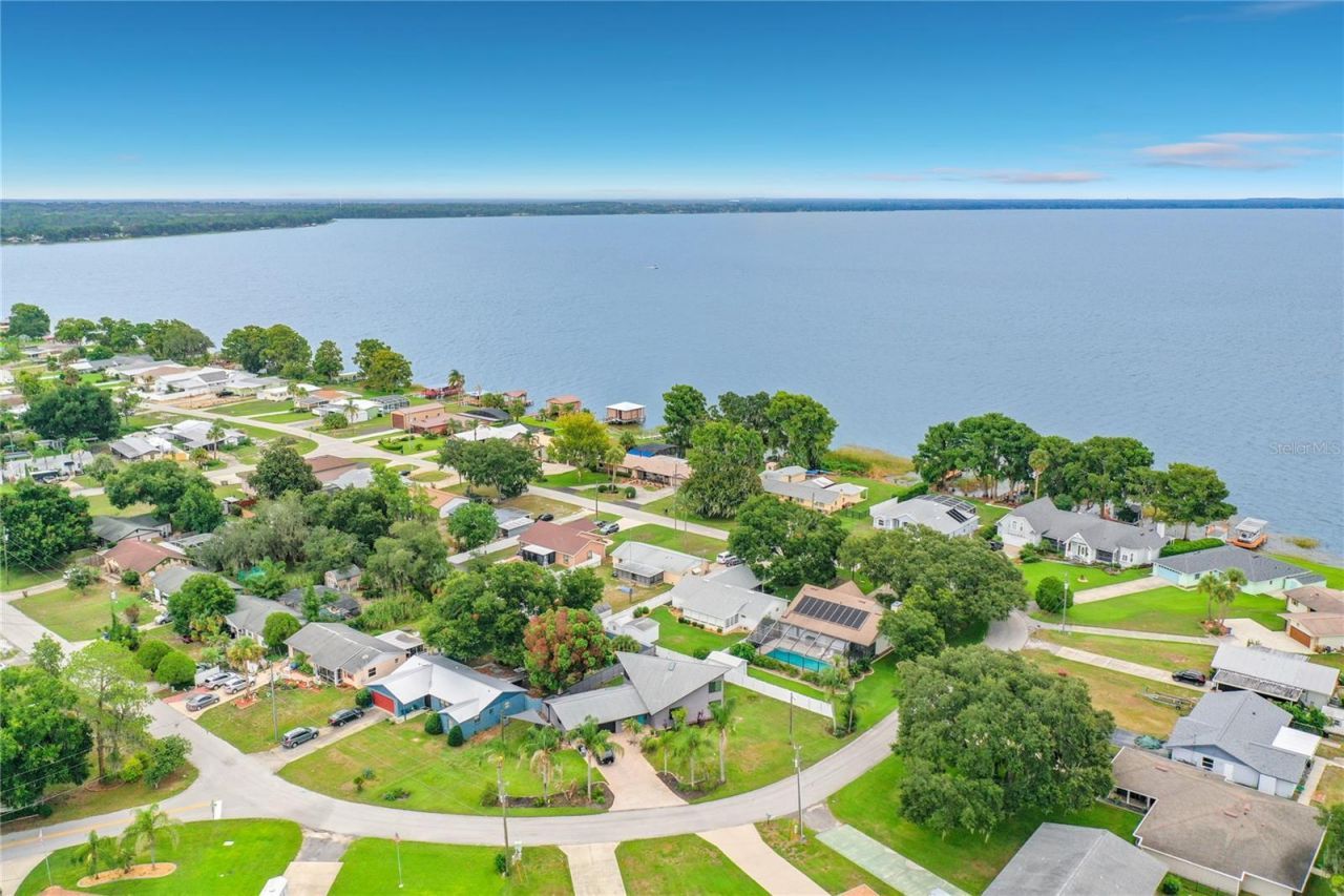 33909 Linda Lane, Leesburg, FL 34788 Photo