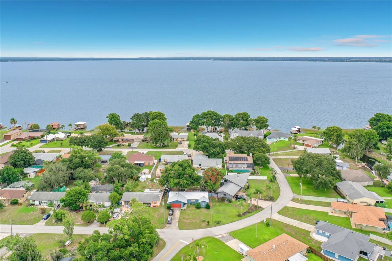 33909 Linda Lane, Leesburg, FL 34788 Photo