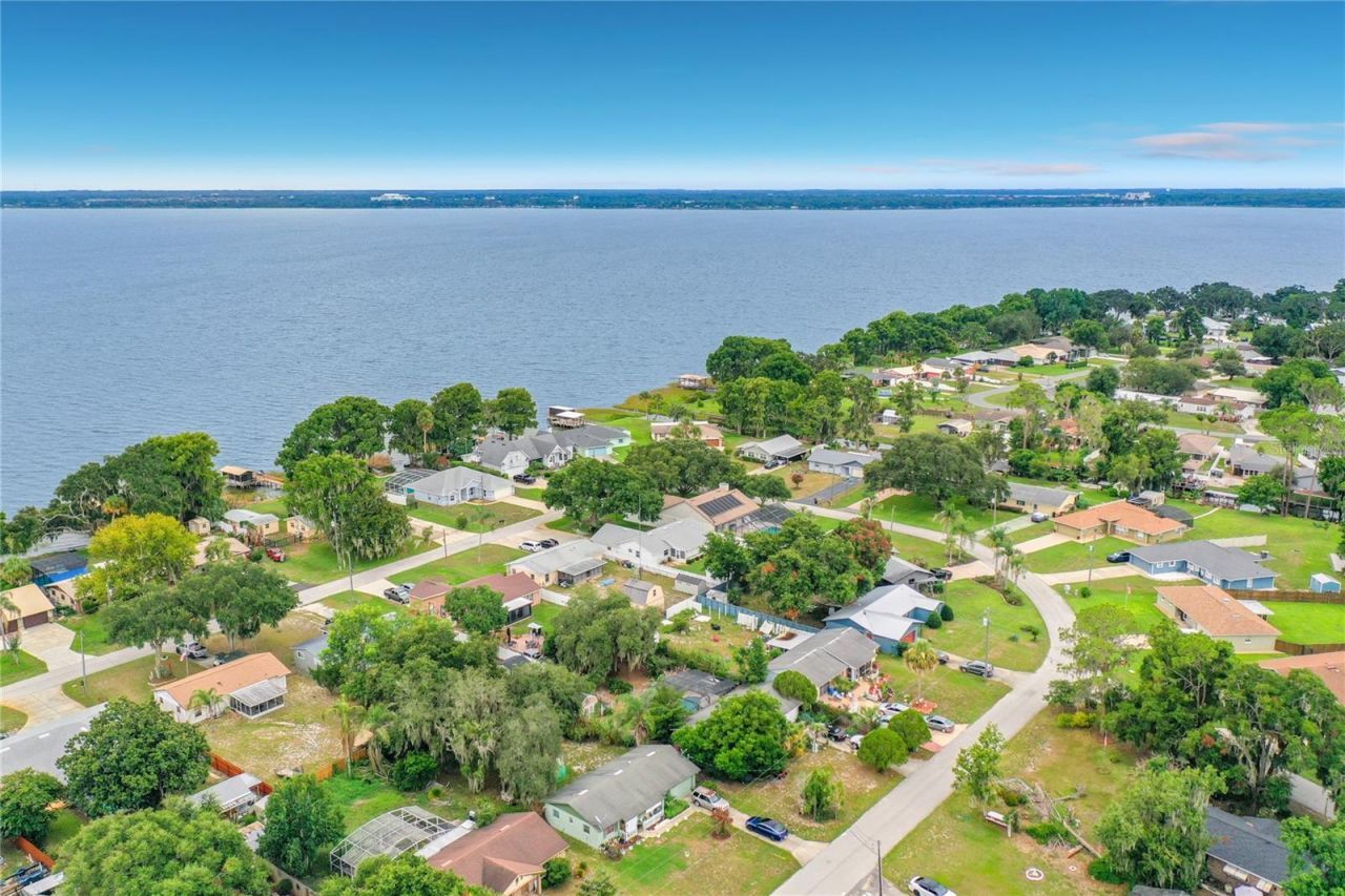 33909 Linda Lane, Leesburg, FL 34788 Photo