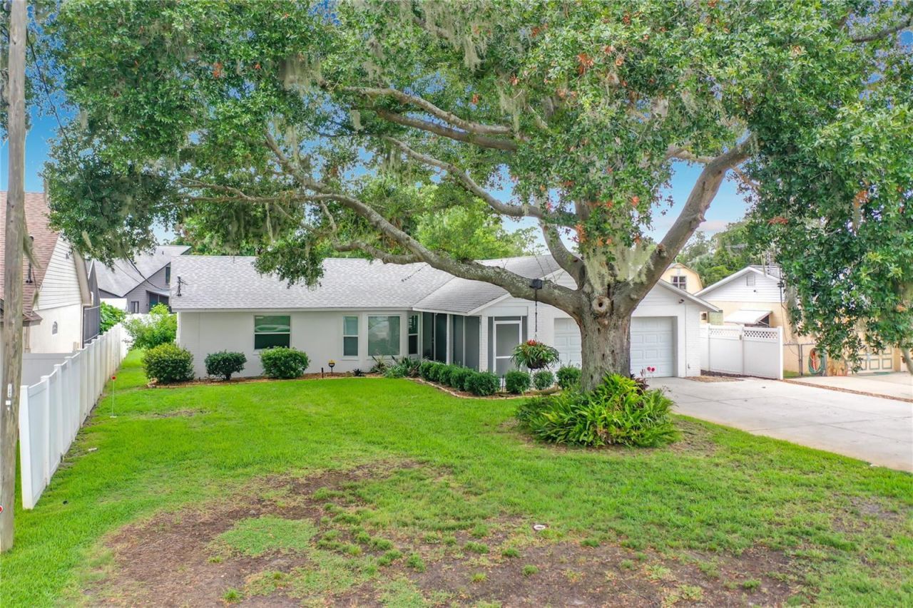 33909 Linda Lane, Leesburg, FL 34788 Photo