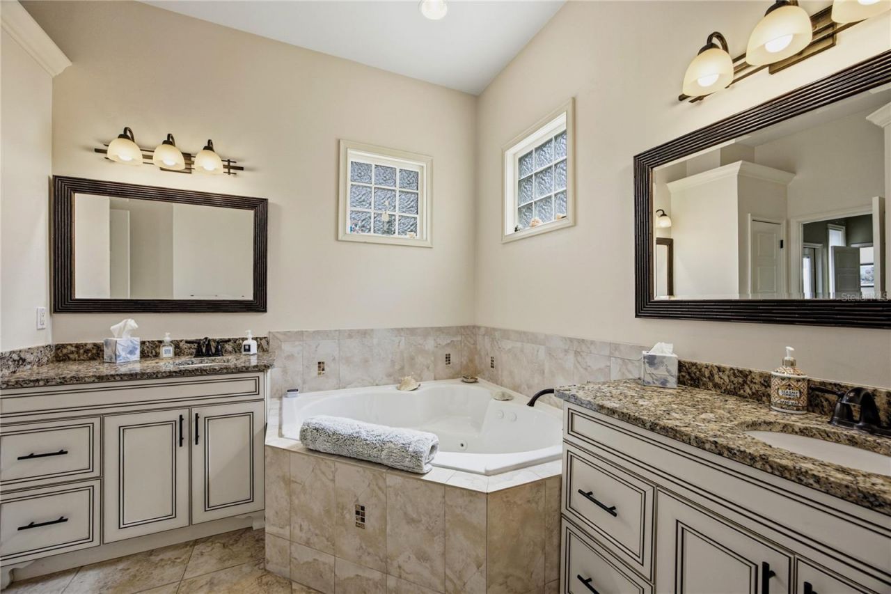 10570 NW 25th Lane, Gainesville, FL 32606 Photo