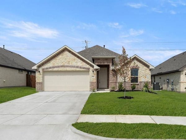 121 Whistling Duck Drive, Balch Springs, TX 75181