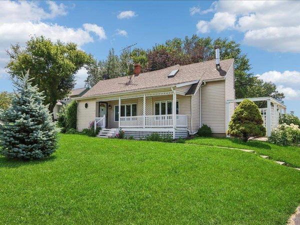 4975 Sharon Center Rd SW, Sharon Center, IA 52240