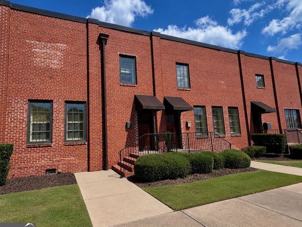 708 4th Ave, West Point, GA 31833