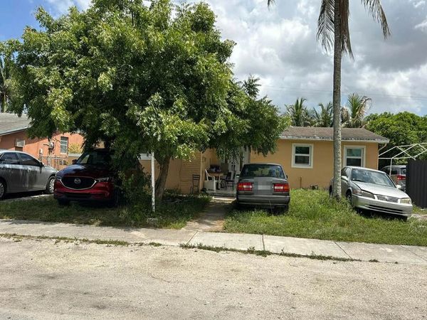1360 NW 197TH ST, Other, FL 33169