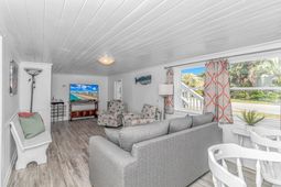1525 Havens Dr.  photo 4
