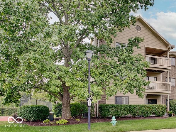 8720 Yardley Court , Unit 301, Indianapolis, IN 46268