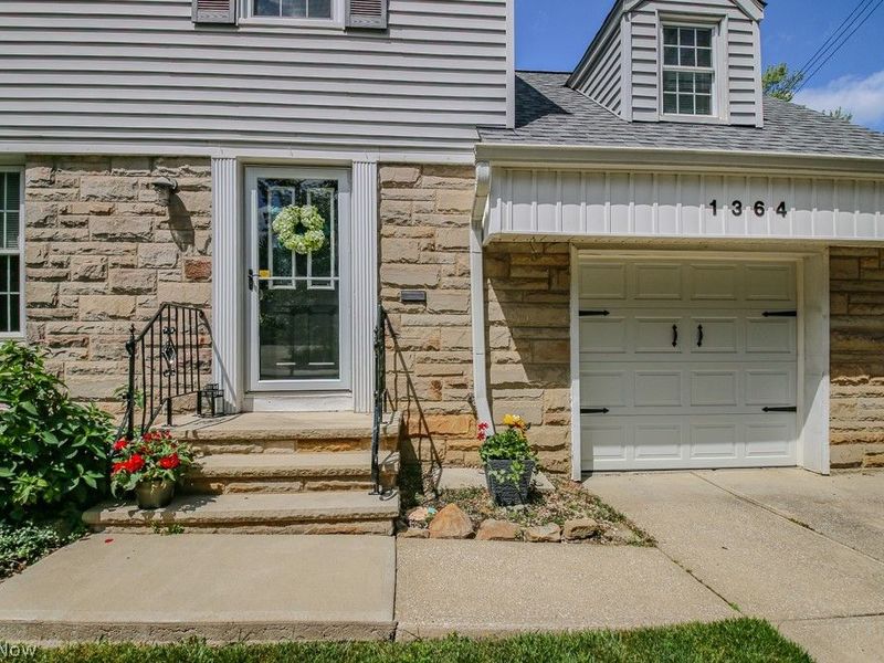 1364 Clearview Road , Lyndhurst, OH 44124 Photo 2