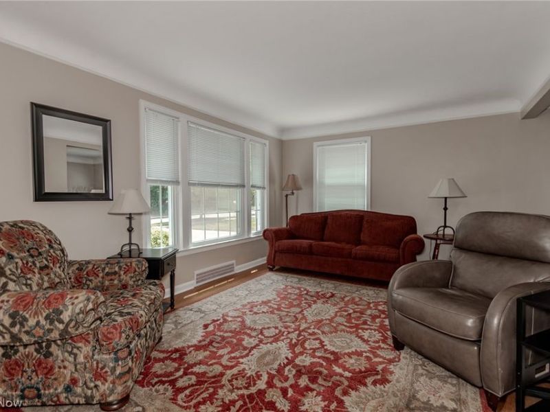 1364 Clearview Road , Lyndhurst, OH 44124 Photo 7