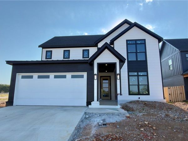 6103 S 41st Street, Rogers, AR 72758