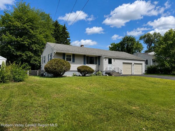 5 Knauf Lane, Loudonville, NY 12211