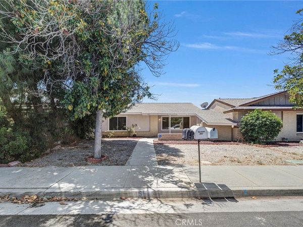 451 Magnolia Circle, Hemet, CA 92543