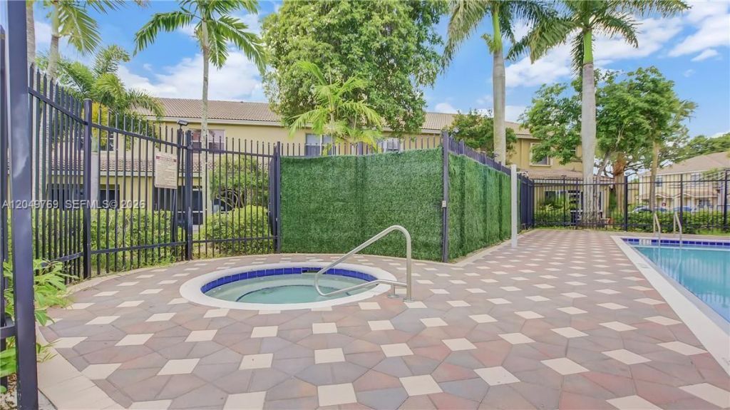 340 SW 121st Ter , Unit 340, Pembroke Pines, FL 33025 Photo