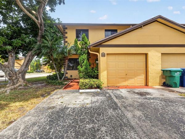 1130 NE 210th Ter, Miami, FL 33179