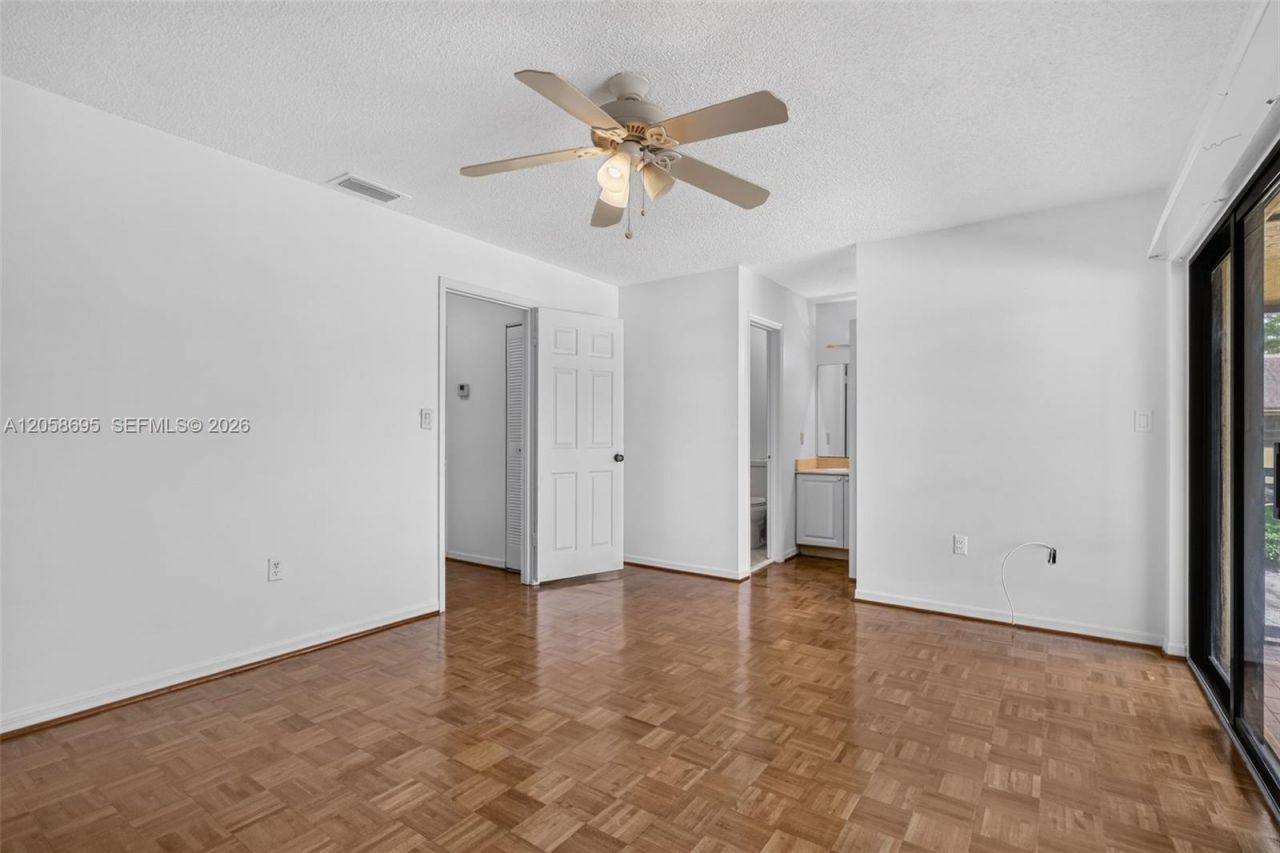 1130 NE 210th Ter, Miami, FL 33179 Photo
