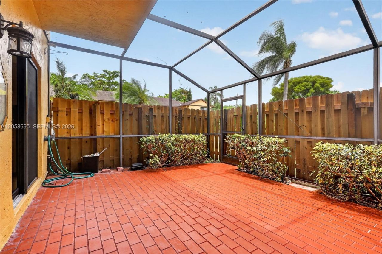1130 NE 210th Ter, Miami, FL 33179 Photo