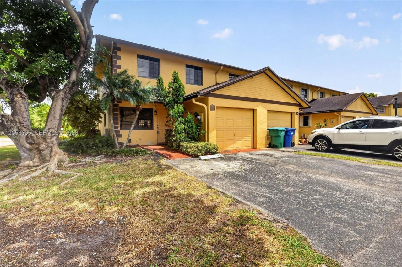 1130 NE 210th Ter, Miami, FL 33179 Photo
