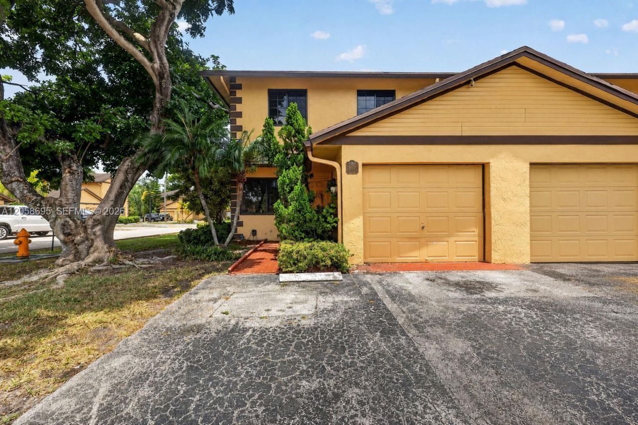 1130 NE 210th Ter, Miami, FL 33179 Photo