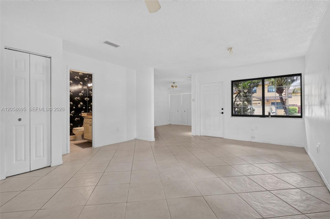 1130 NE 210th Ter, Miami, FL 33179 Photo