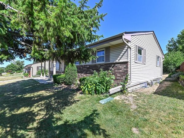 1220 Lakeview AVENUE, South Milwaukee, WI 53172