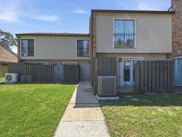 4742 Huron Dr, Pensacola, FL 32507