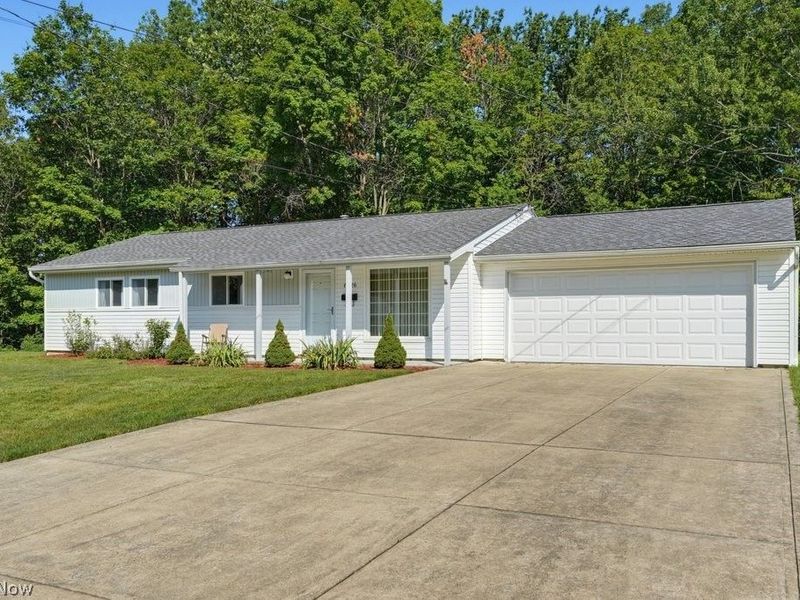 6326 Strathallan Drive, Bedford Heights, OH 44146 Photo 2