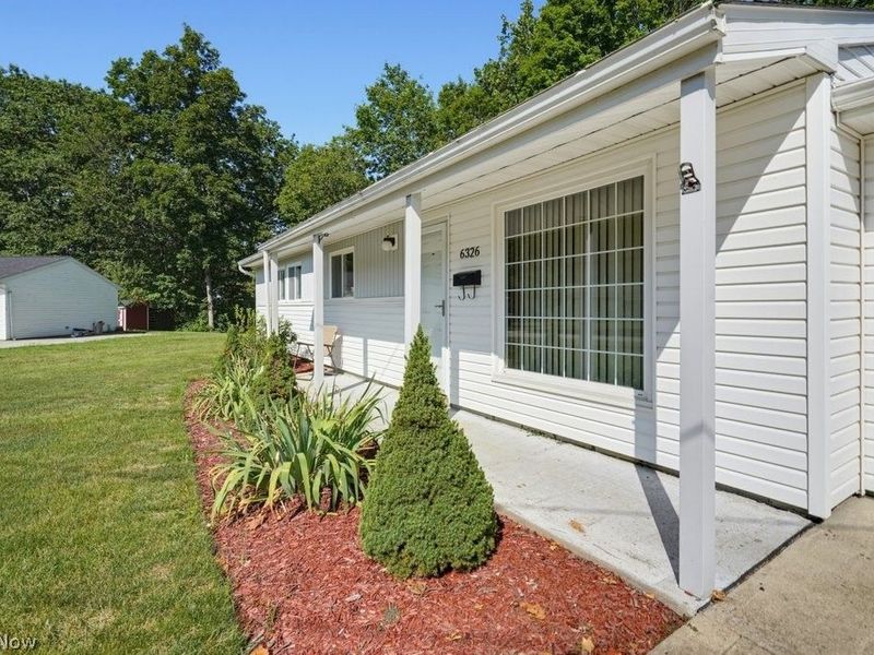 6326 Strathallan Drive, Bedford Heights, OH 44146 Photo 4