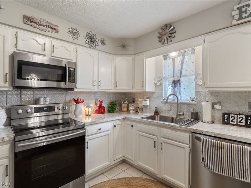 298 Westberry Circle, Tallmadge, OH 44278 Photo 10