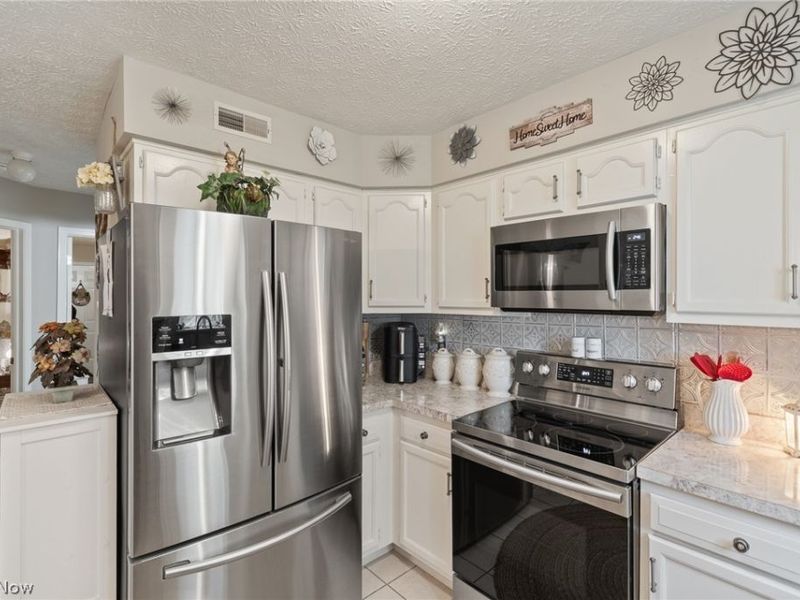 298 Westberry Circle, Tallmadge, OH 44278 Photo 9